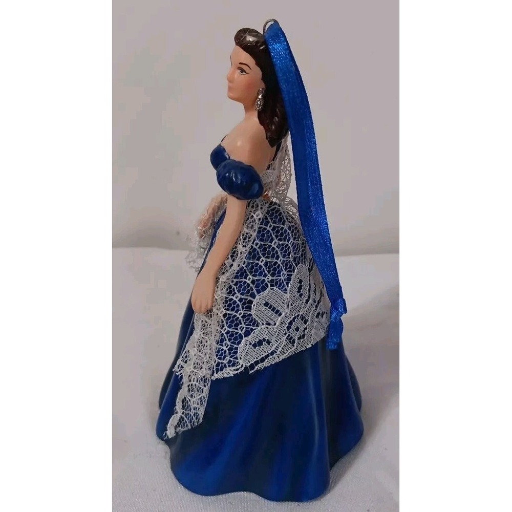 Vintage 2001 Hallmark Ornament Portrait of Scarlett Gone with the Wind Hallmark - Picture 3 of 10
